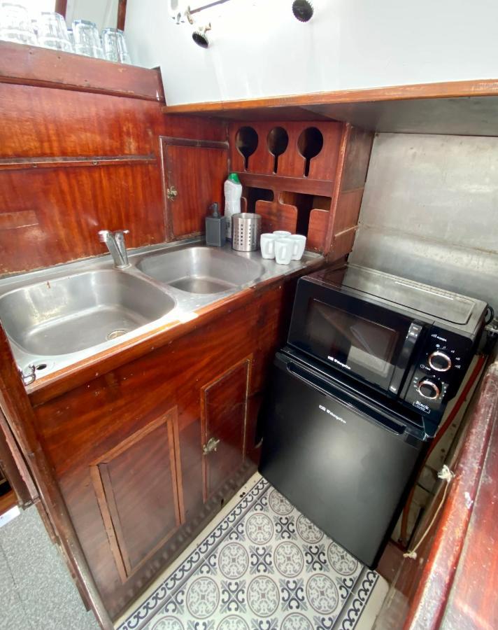 Fantastico Velero En Barcelona Hotel Сант Адриа де Бесос Екстериор снимка