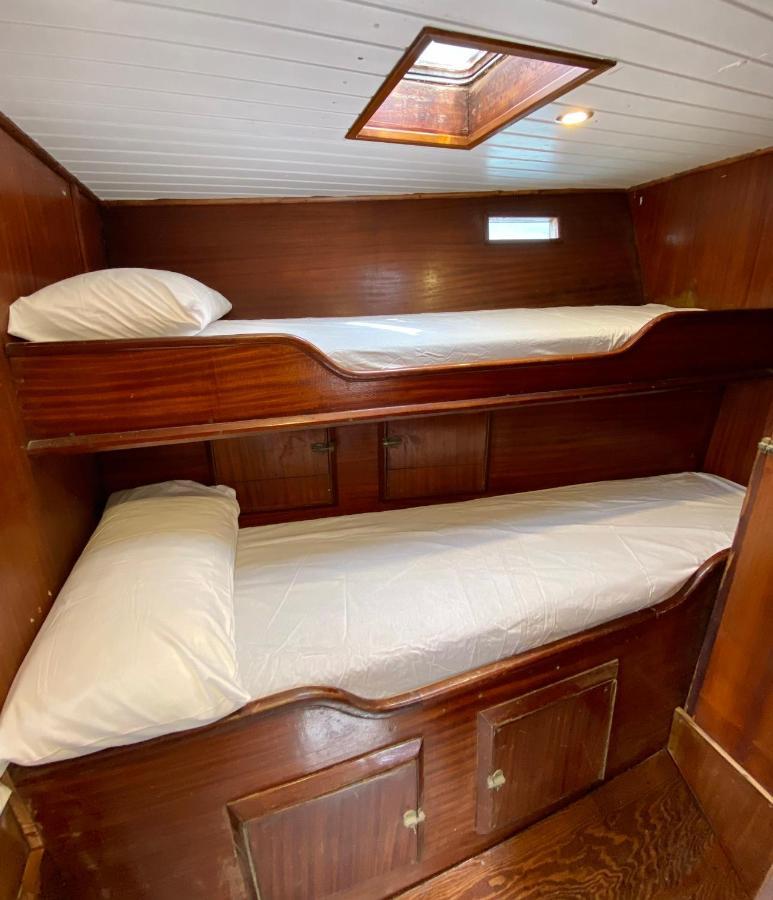 Fantastico Velero En Barcelona Hotel Сант Адриа де Бесос Екстериор снимка