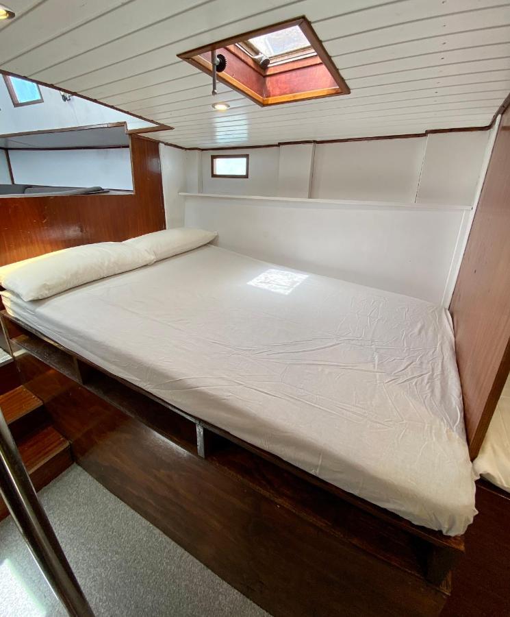 Fantastico Velero En Barcelona Hotel Сант Адриа де Бесос Екстериор снимка